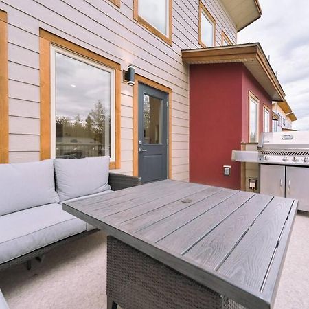 Oasis Getaway, Mins To Lake, King Bed, Dbl Garage Invermere Eksteriør billede