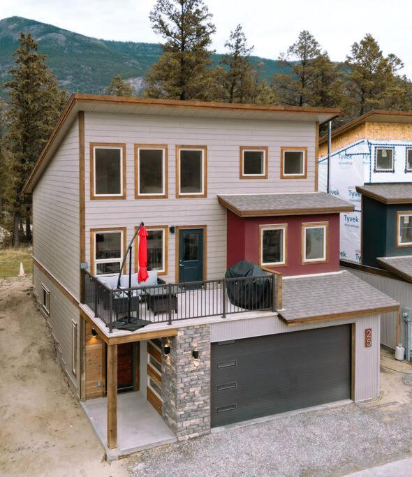 Oasis Getaway, Mins To Lake, King Bed, Dbl Garage Invermere Eksteriør billede