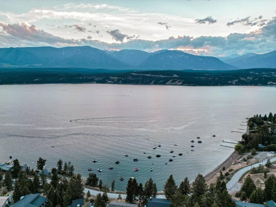 Oasis Getaway, Mins To Lake, King Bed, Dbl Garage Invermere Eksteriør billede