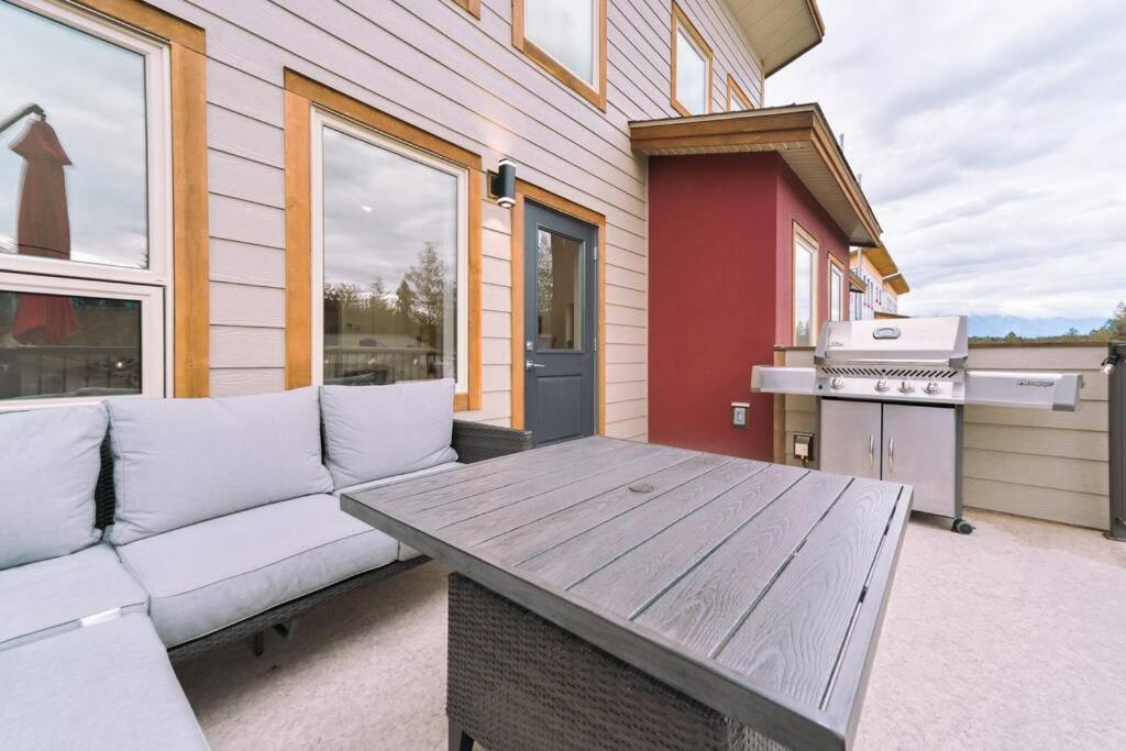 Oasis Getaway, Mins To Lake, King Bed, Dbl Garage Invermere Eksteriør billede